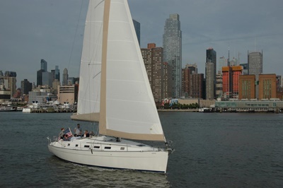 New York sailboat Yacht 2 - star bow
